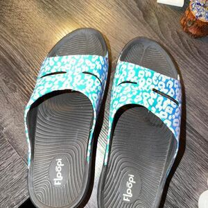 Floopi Women's multi Slides